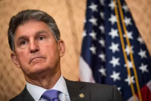Axelrod: Manchin is ‘dead man walking’ in West Virginia